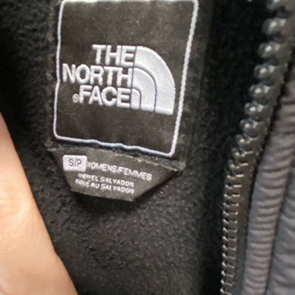 NorthFace Ladies 1/4 zip fleece - Picture 3 of 3